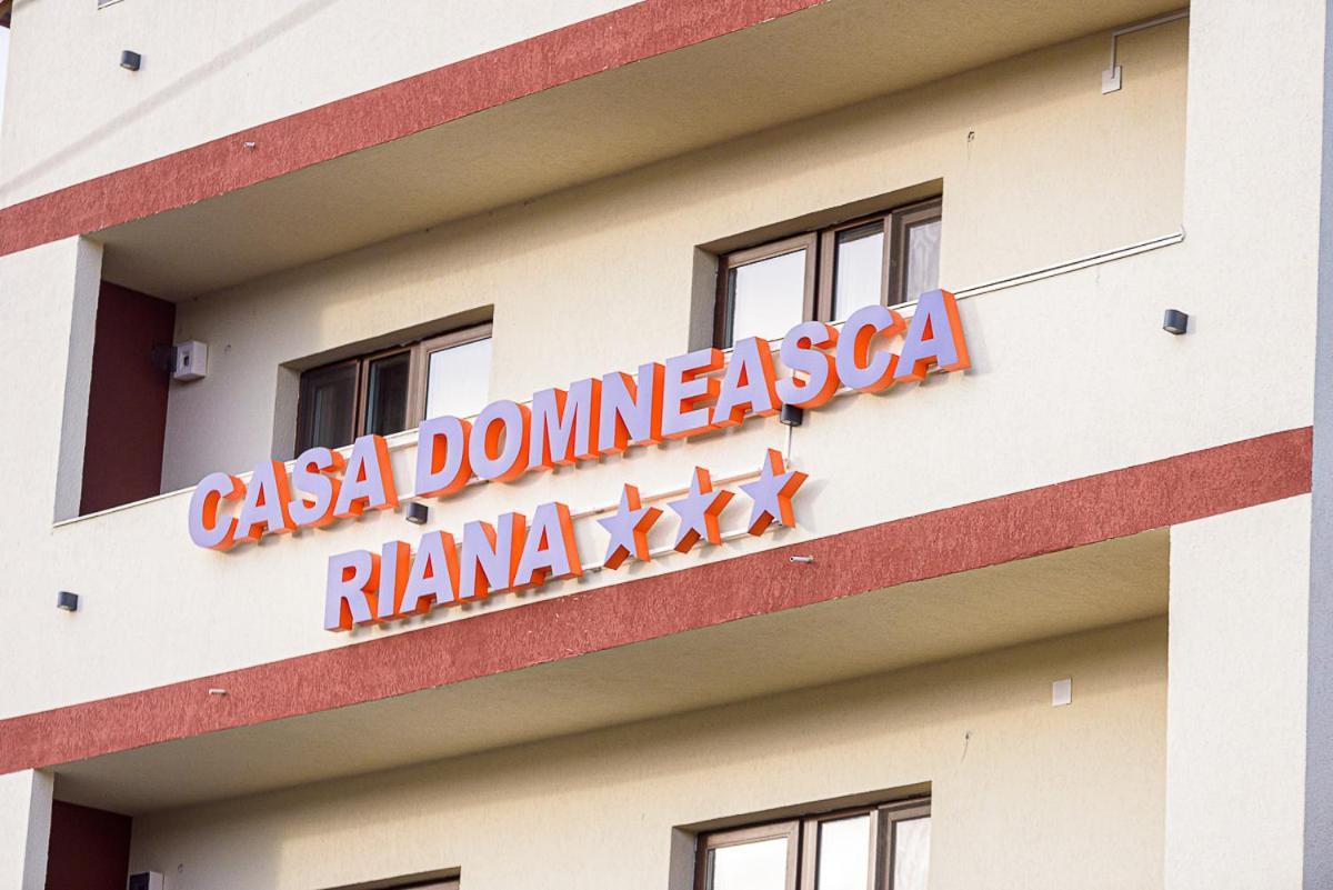 Hotel Casa Domneasca Riana Piteşti Esterno foto