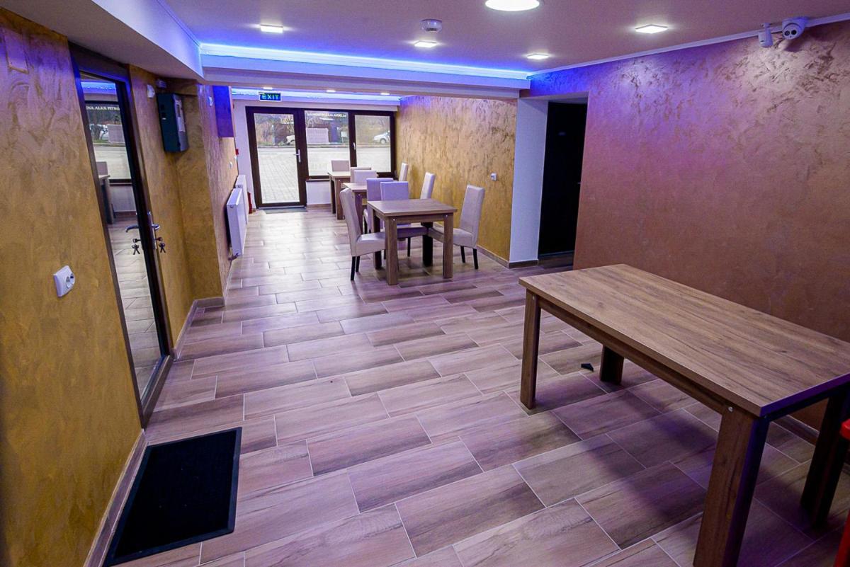 Hotel Casa Domneasca Riana Piteşti Esterno foto